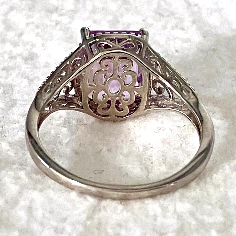 Stunning 3 Carat Emerald Cut Amethyst Ring in Platinum Over Sterling Silver - Picture 5 of 15